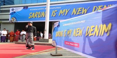 Menaker Hanif Ingin Populerkan Sarung