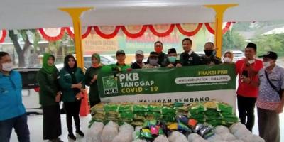 FPKB Lumajang Gelontorkan Paket Sembako ke Dua Desa Terdampak Karantina Wilayah