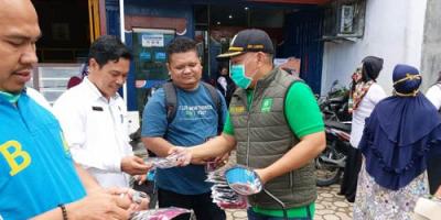 DPC PKB Labura Bagikan Ribuan Hand Sanitizer dan Masker