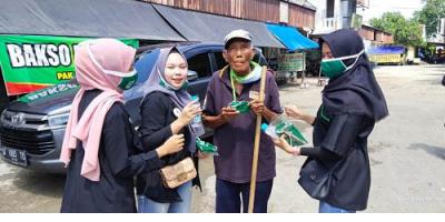 Barak Bangsa dan DKC Garda Bangsa Nganjuk Bagikan Masker dan Hand Sanitizer di Dua Terminal