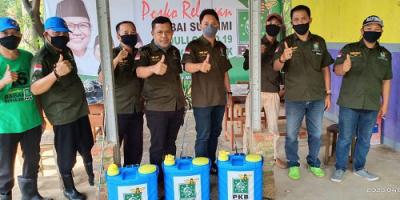 Legislator PKB Depok Lakukan Penyemprotan Disinfektan di Tiga Kecamatan 