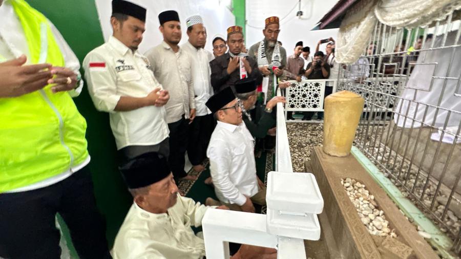 Ziarah Makam Syiah Kuala, Gus Imin: Beliau Mufti dan Pemimpin Ulama Aceh