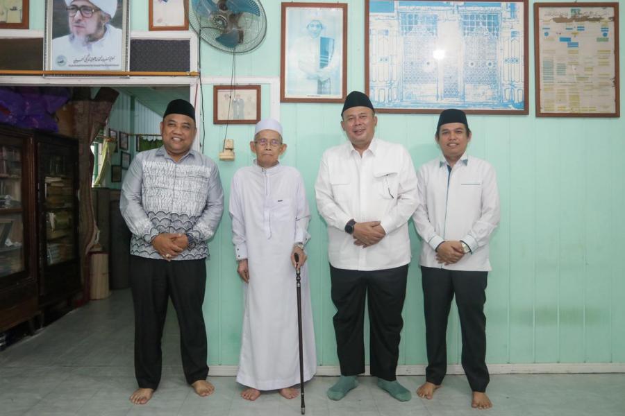 Dari Makam Guru Sekumpul ke Ulama Sepuh Kalsel, Cucun Kukuhkan Jalan Politik PKB