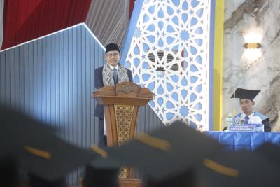 Wisuda Universitas Ibrahimy, Gus Muhaimin Titip Pesan: Jaga Nilai, Berani Berinovasi